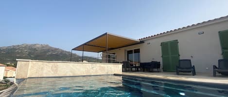 Piscine extérieure, piscine chauffée