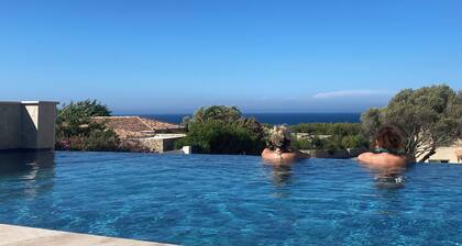 Villa agréable avec piscine et vue mer