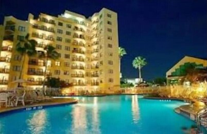 Cozy Lakeview Getaway / Near Universal Studios