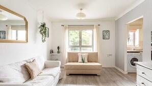 Eenvoudig appartement, 1 tweepersoonsbed met slaapbank | Interieur