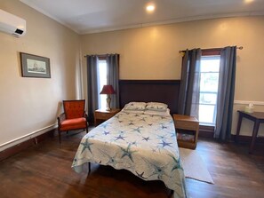 1 bedroom, in-room safe, desk, free WiFi