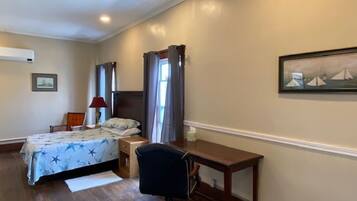 1 bedroom, in-room safe, desk, free WiFi