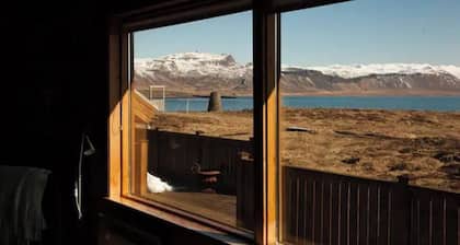 Glass House with Private River & 360° Views