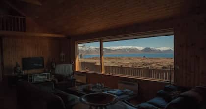 Glass House with Private River & 360° Views