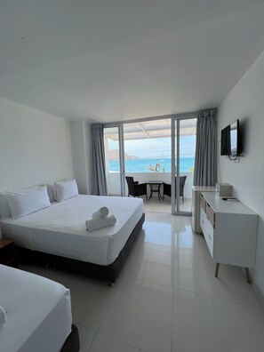 Junior Twin Room | Bed sheets - La Ballena Azul Hotel (Santa Marta)