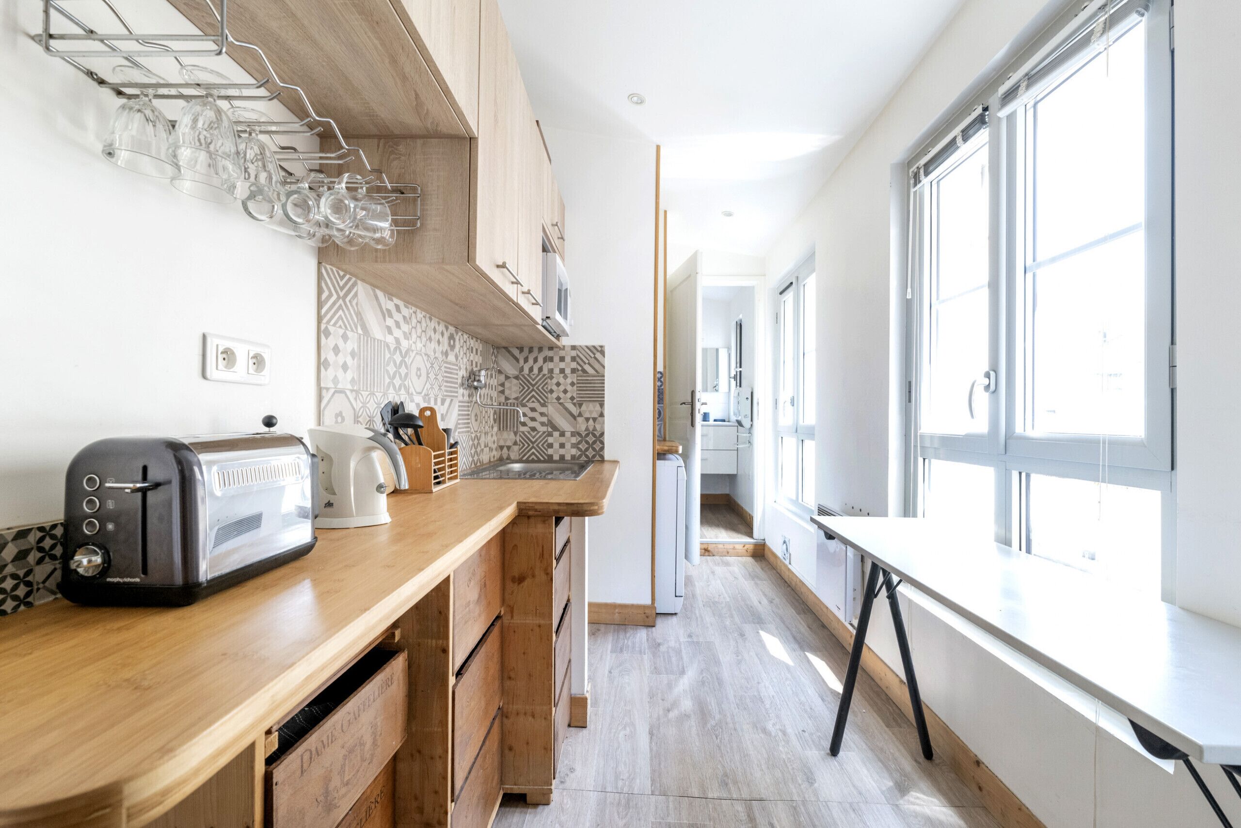 Fridge, microwave, coffee/tea maker, electric kettle