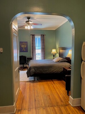 1 bedroom, desk, free WiFi, bed sheets