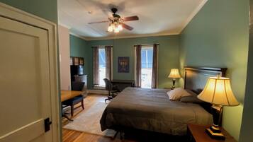 1 bedroom, desk, free WiFi, bed sheets
