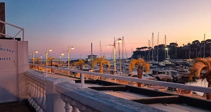 TRĂS BEAU T2 labellisĂ© 3 ĂTOILES face au port de CARRY le ROUET.