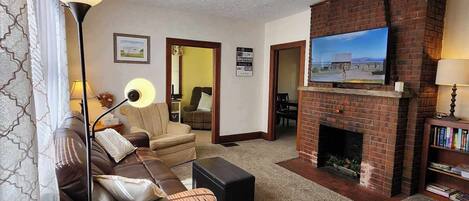 智能電視、書籍、音樂庫、音響