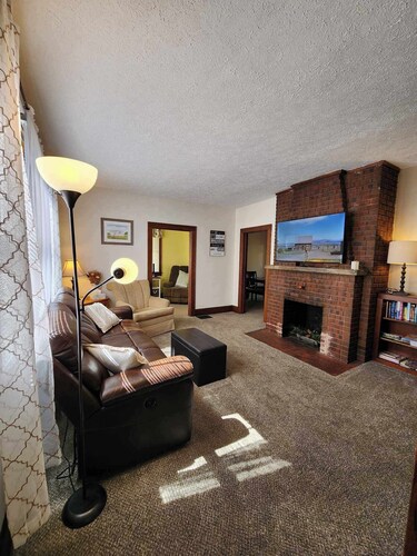 Cozy, cute home close to College of Wooster and Amish Country, Ohio