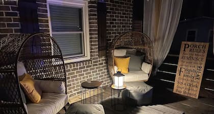 Renovated Modern Stylish “Vibrant” 4bdrm Home