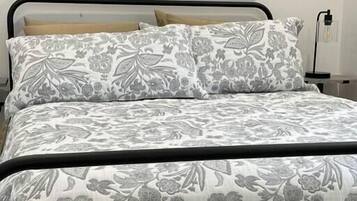 1 soverom, strykejern/-brett, wi-fi og sengetøy