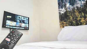 1 bedroom, WiFi, bed sheets - Serviced Studio Madison (West Jakarta City)