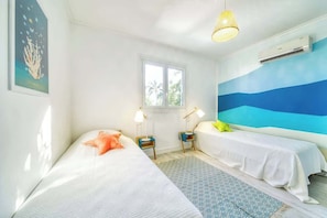 3 bedrooms, desk, iron/ironing board, WiFi