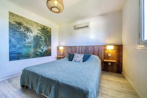 3 habitaciones, escritorio, tabla de planchar con plancha y wifi 