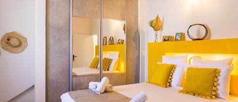 3 makuuhuonetta, silitysrauta/-lauta, ilmainen Wi-Fi, vuodevaatteet