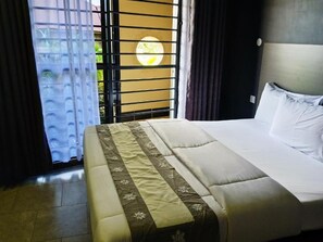 1 bedroom, WiFi, bed sheets - Ashleys Hotel - Apartment 5 (Kampala)