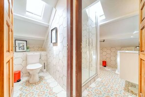 Shower, hair dryer, towels - Kaz Zoizo - Appartement 3* à L'Ermitage Les Bains (Saline les Bains)