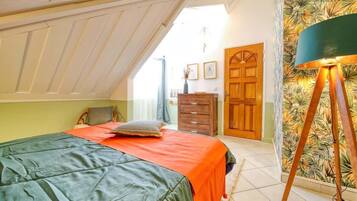 2 habitaciones, tabla de planchar con plancha, wifi y ropa de cama