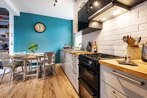 Basic Apartment, Multiple Beds | Interior - Lovely Portobello Apartment Near Westbourne Park (London)