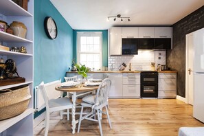 Basic Apartment, Multiple Beds | Interior - Lovely Portobello Apartment Near Westbourne Park (London)