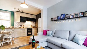 Basic Apartment, Multiple Beds | Interior - Lovely Portobello Apartment Near Westbourne Park (London)