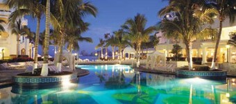 Beautiful Pueblo Bonito Rose Resort Junior Suite