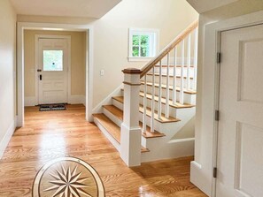 Interior - Sea St Stunner in Harwichport - Classic Cape house (Harwichport)