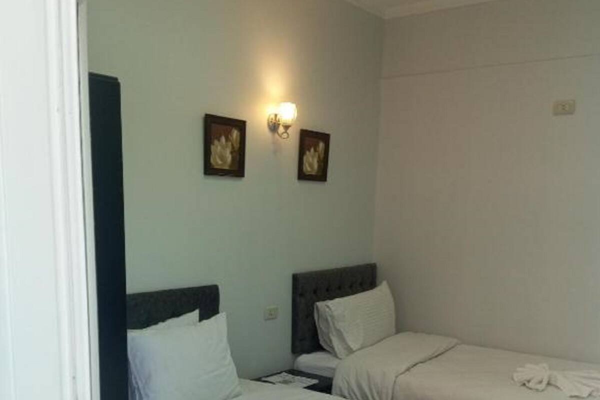 Soundproofing, WiFi (free)