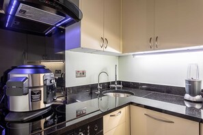 Basic Apartment, 1 Double Bed | Private kitchen | Fridge, stovetop, dishwasher, electric kettle