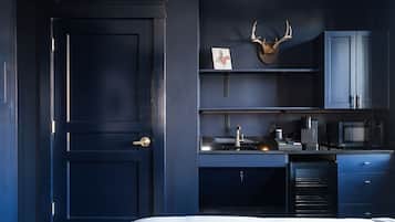 Deluxe Double Room, 2 Queen Beds | Private kitchenette | Mini-fridge, microwave, coffee/tea maker