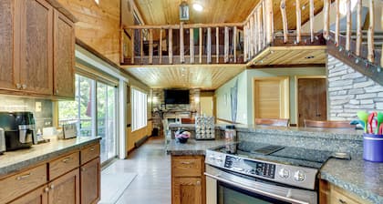 Private Dock: Lakefront Family Home in Outing