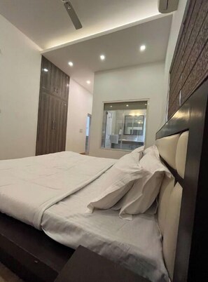 3 bedrooms, WiFi