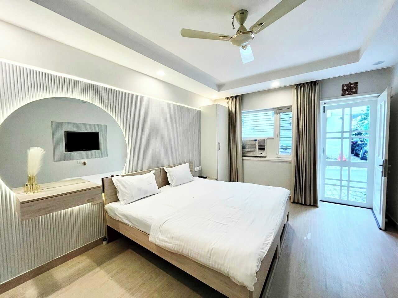 3 bedrooms, in-room safe, iron/ironing board, free WiFi