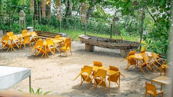 Suite | Outdoor dining