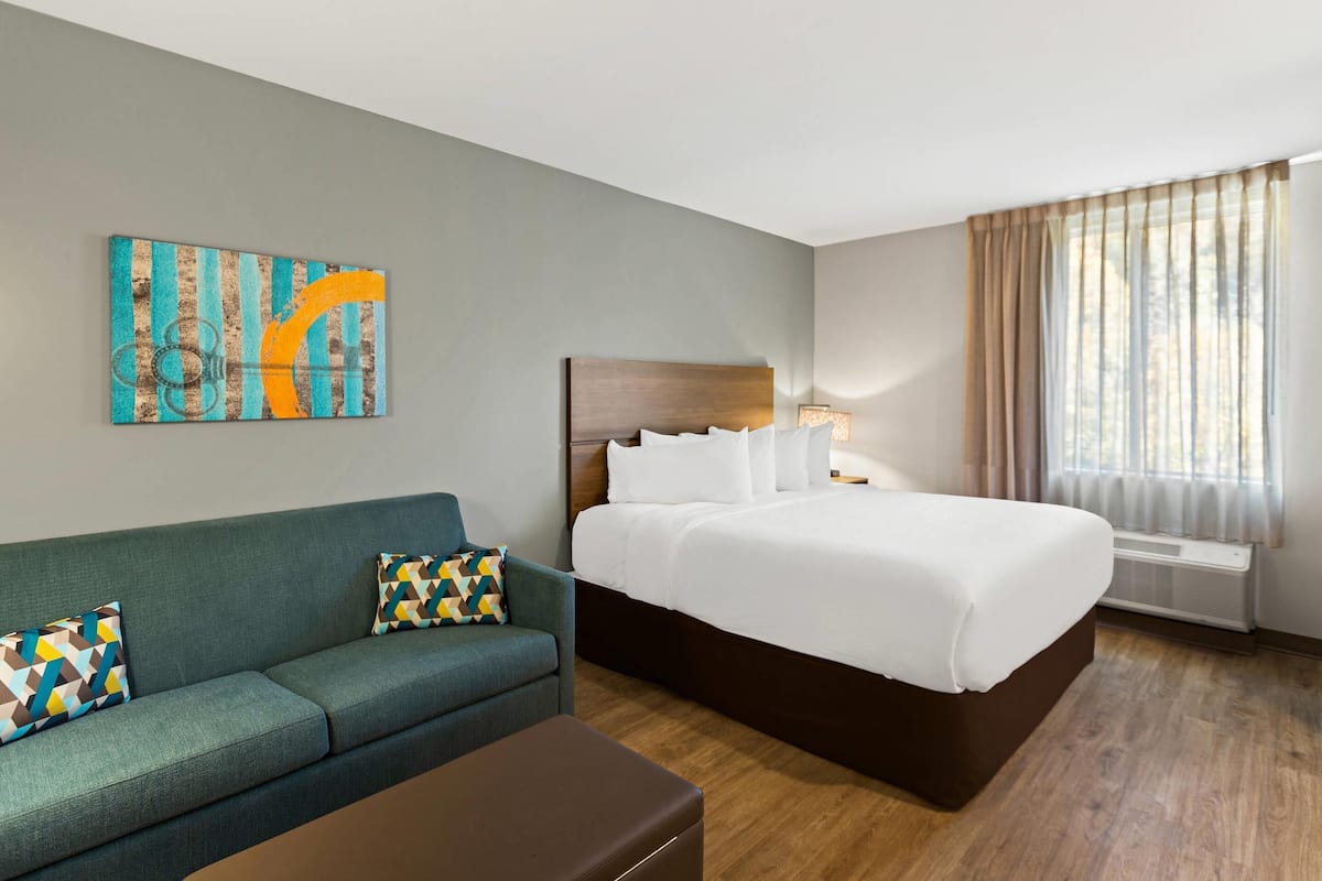 1 bedroom, blackout curtains, iron/ironing board, free WiFi