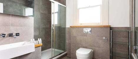 Apartment | Bathroom