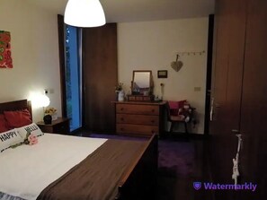 1 quarto, escrivaninha, Wi-Fi de cortesia, roupa de cama