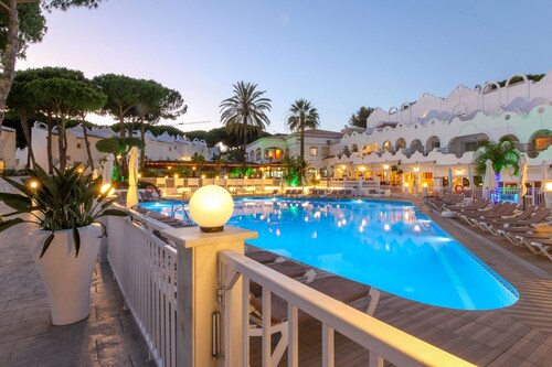 Sunny townhouse  - great hotel facilities