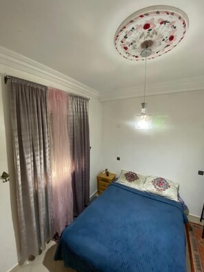 2 Schlafzimmer, Schreibtisch, Bügeleisen/Bügelbrett, kostenloses WLAN