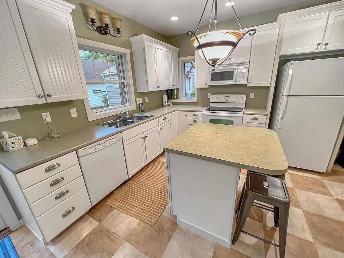 Mikrowelle, Ofen, Herdplatte, Geschirrspüler