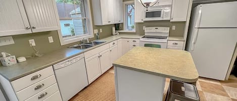 Microwave, oven, stovetop, dishwasher