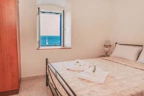 3 Schlafzimmer, Bügeleisen/Bügelbrett, Bettwäsche