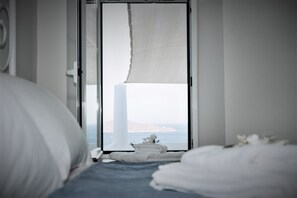 3 bedrooms, iron/ironing board, bed sheets