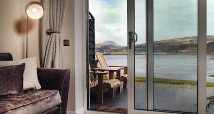 Family-run Accommodation With View of the old man of Storr