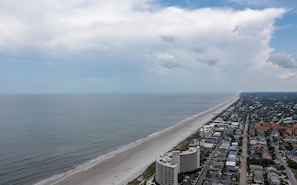 Beach - The Endless Summer Beach House
3 Minute Walk to the Beach! (Jacksonville Beach)