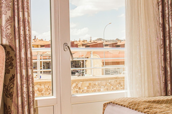 Habitación triple básica | Wifi gratis y ropa de cama