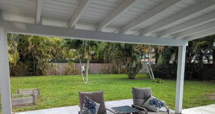 Sea Turtle Haven Melbourne Beach - Modern 3BR/2BA Beach House Steps from Beach!