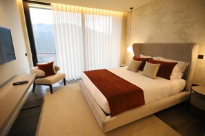 Suite 14 | Individuelt dekorert, individuelt innredet og skrivebord